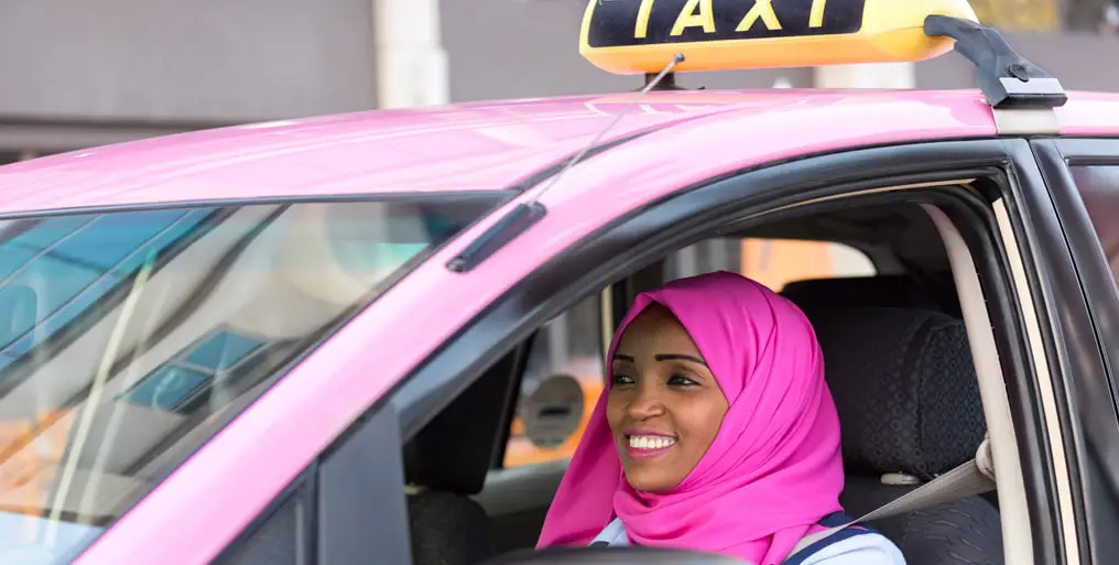 Public Transport in Dubai - Taxis - Pink and White Taxis are a great thing in Dubai for Family and Women looking to get around | The Vacation Builder